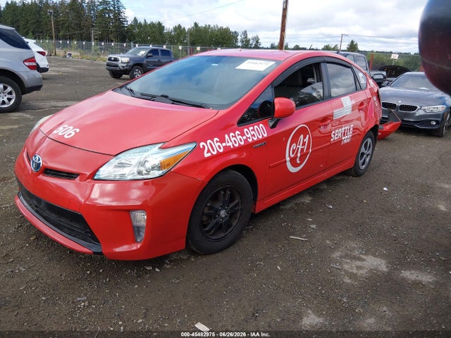 Toyota Prius Three 2014 JTDKN3DUXE0358481 Image 2