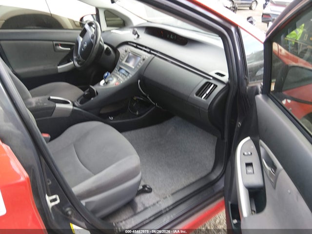 Toyota Prius Three 2014 JTDKN3DUXE0358481 Image 5