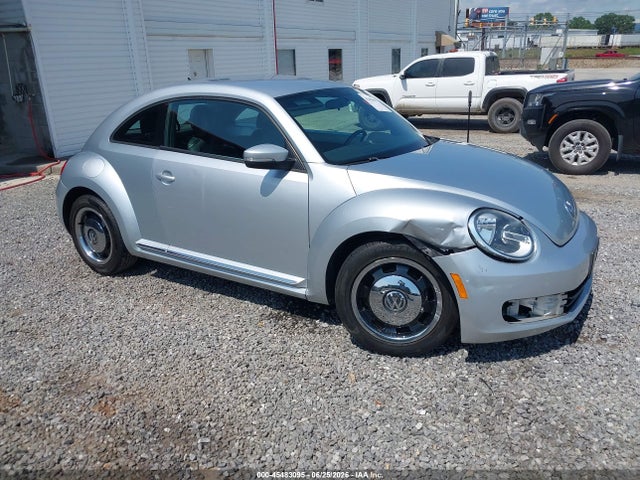 45483095 :رقم المزاد ، 3VWJP7AT6CM660611 vin ، 2012 Volkswagen Beetle 2.5l مزاد بيع