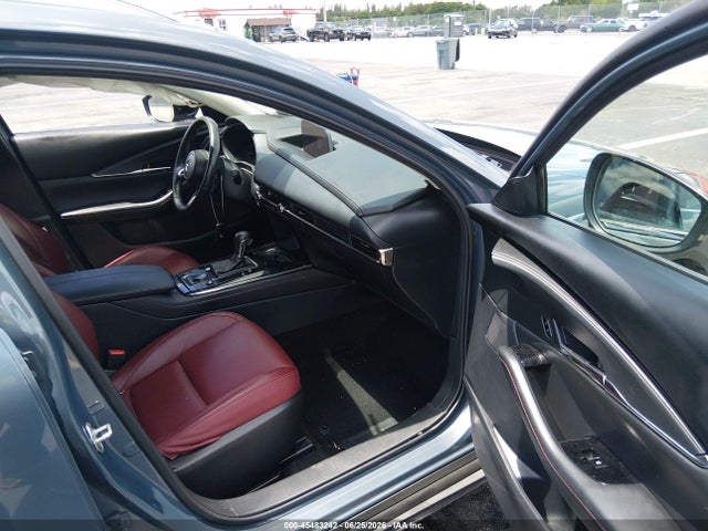 2022 Mazda Cx-30 Carbon Edition მანქანა იყიდება აუქციონზე, vin: 3MVDMBCL3NM445570, აუქციონის ნომერი: 45483242