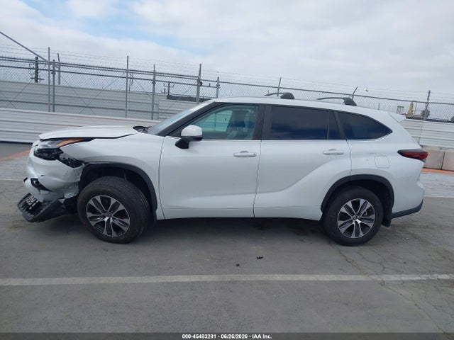 Toyota Highlander Xle 2024 5TDKDRAH2RS053430 Image 14