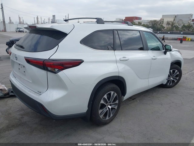 Toyota Highlander Xle 2024 5TDKDRAH2RS053430 Image 4