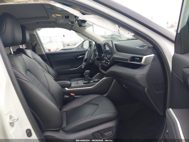 Toyota Highlander Xle 2024 5TDKDRAH2RS053430 Image 5