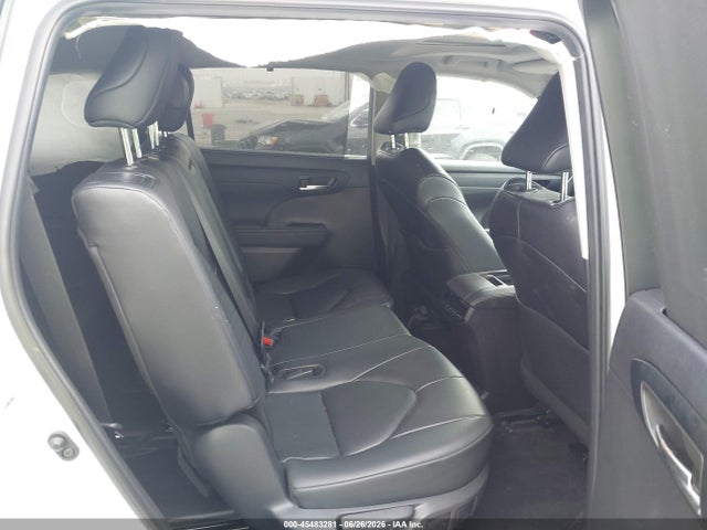 Toyota Highlander Xle 2024 5TDKDRAH2RS053430 Image 8