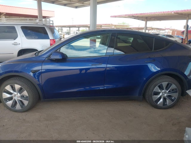2022 Tesla Model Y Long Range Dual Motor All-wheel Drive მანქანა იყიდება აუქციონზე, vin: 7SAYGDEE7NF369556, აუქციონის ნომერი: 45483285