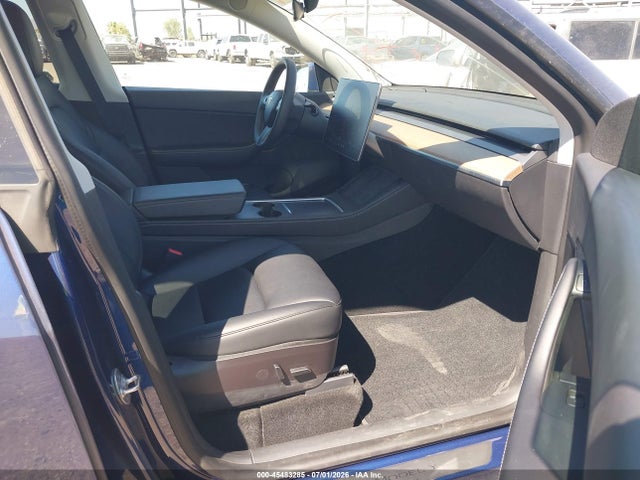 2022 Tesla Model Y Long Range Dual Motor All-wheel Drive მანქანა იყიდება აუქციონზე, vin: 7SAYGDEE7NF369556, აუქციონის ნომერი: 45483285