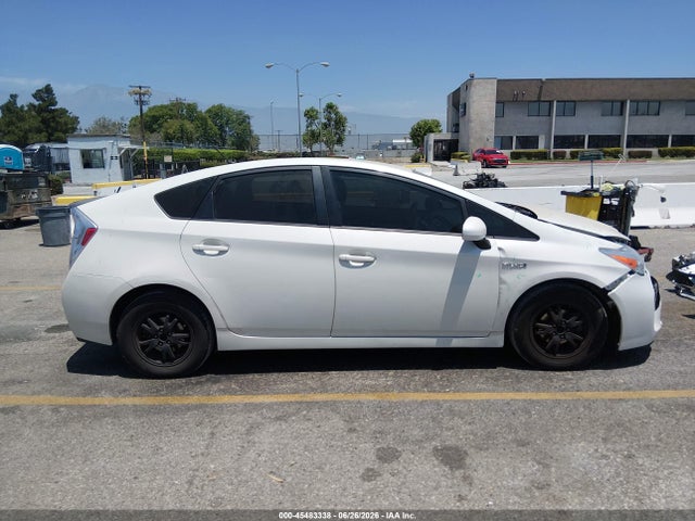 Toyota Prius Two 2015 JTDKN3DU8F0463635 Image 13