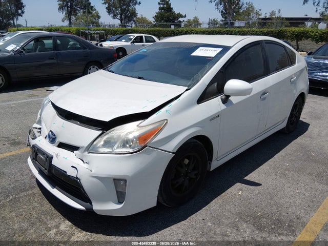 Toyota Prius Two 2015 JTDKN3DU8F0463635 Image 2