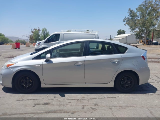 Toyota Prius Three 2015 JTDKN3DUXF0446738 Image 15