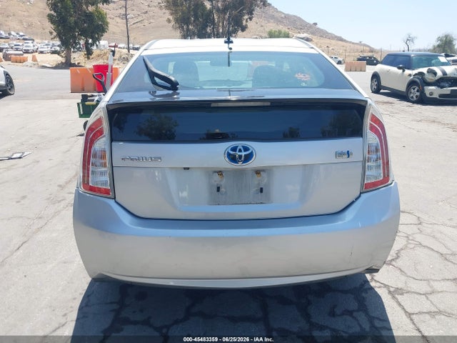 Toyota Prius Three 2015 JTDKN3DUXF0446738 Image 17