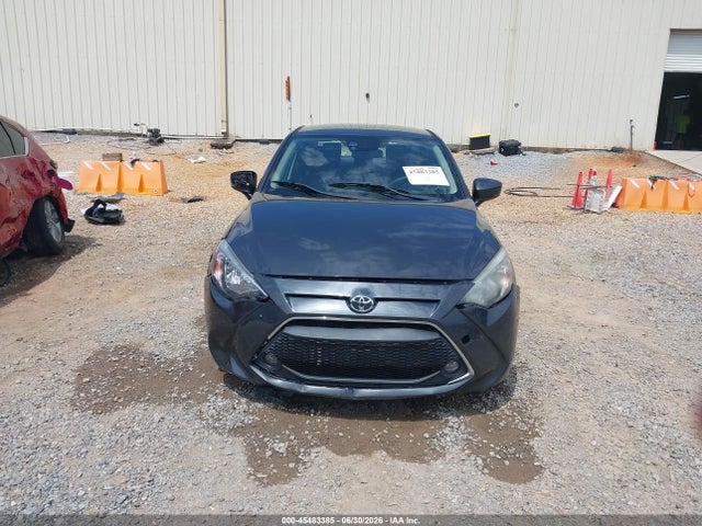 3MYDLBYV9KY507493 Toyota YARIS LE