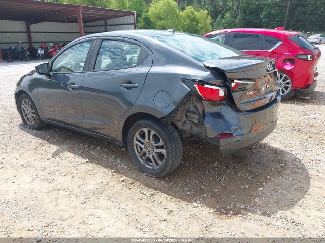 3MYDLBYV9KY507493 Toyota YARIS LE