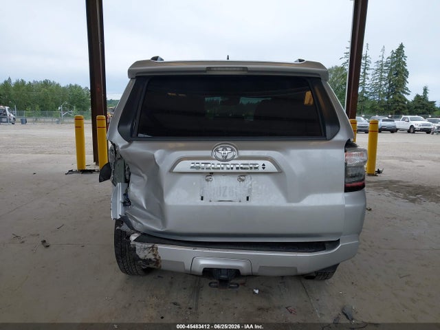 Toyota 4RUNNER SR5 2021 JTEMU5JR3M5922203 Image 17