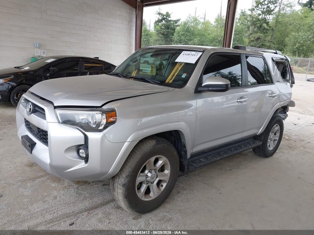 Toyota 4RUNNER SR5 2021 JTEMU5JR3M5922203 Image 2