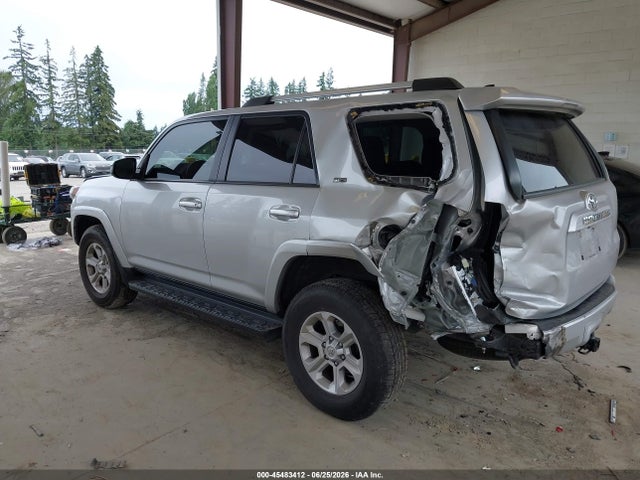 Toyota 4RUNNER SR5 2021 JTEMU5JR3M5922203 Image 3