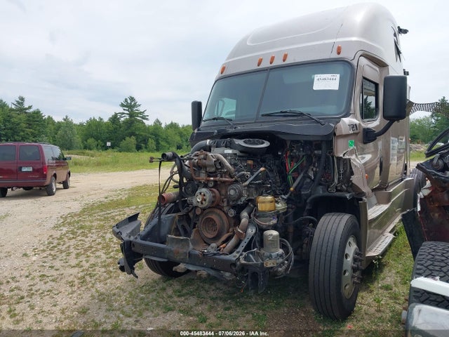 Freightliner Cascadia 125 2016 3AKJGLD53GSGC5049 Image 2