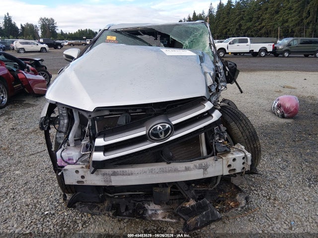 5TDJZRFH1KS982021 Toyota Highlander Xle
