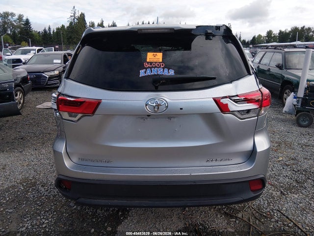 5TDJZRFH1KS982021 Toyota Highlander Xle
