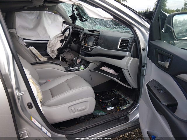 5TDJZRFH1KS982021 Toyota Highlander Xle