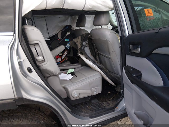 5TDJZRFH1KS982021 Toyota Highlander Xle