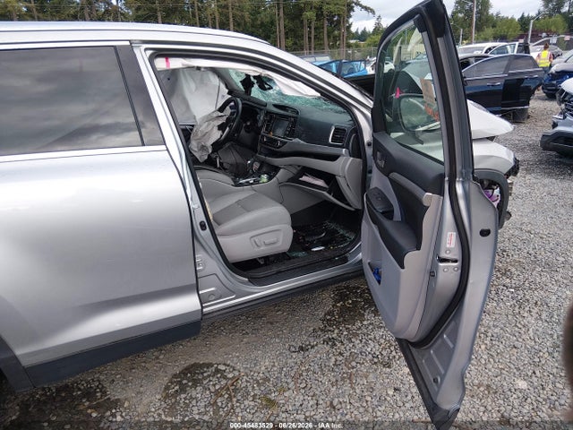 5TDJZRFH1KS982021 Toyota Highlander Xle