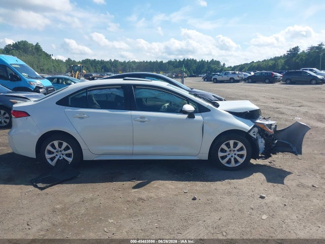 JTDEPRAE9LJ066223 Toyota COROLLA LE