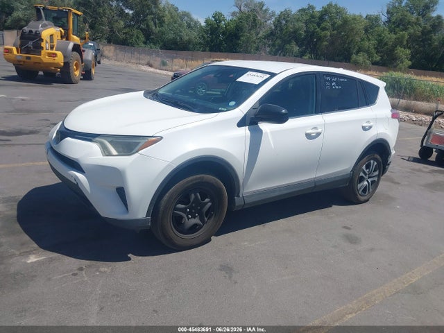 Toyota RAV4 LE 2017 2T3ZFREVXHW364352 Image 2
