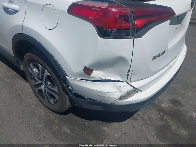 Toyota RAV4 LE 2017 2T3ZFREVXHW364352 Image 6