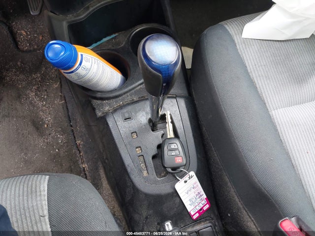 JTDKDTB3XF1110644 Toyota Prius C Two