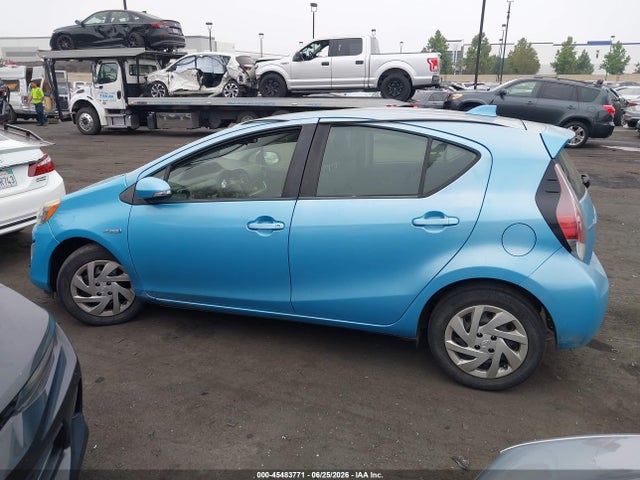 Toyota Prius C Two 2015 JTDKDTB3XF1110644 Image 14