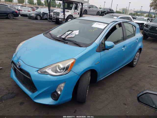 Toyota Prius C Two 2015 JTDKDTB3XF1110644 Image 2