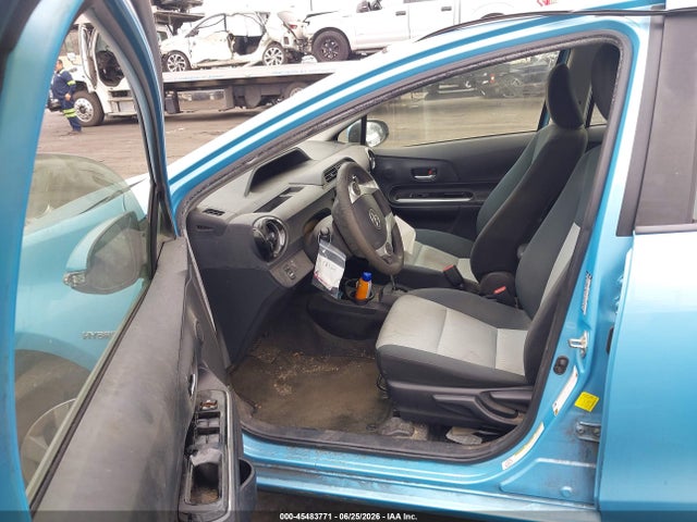 JTDKDTB3XF1110644 Toyota Prius C Two