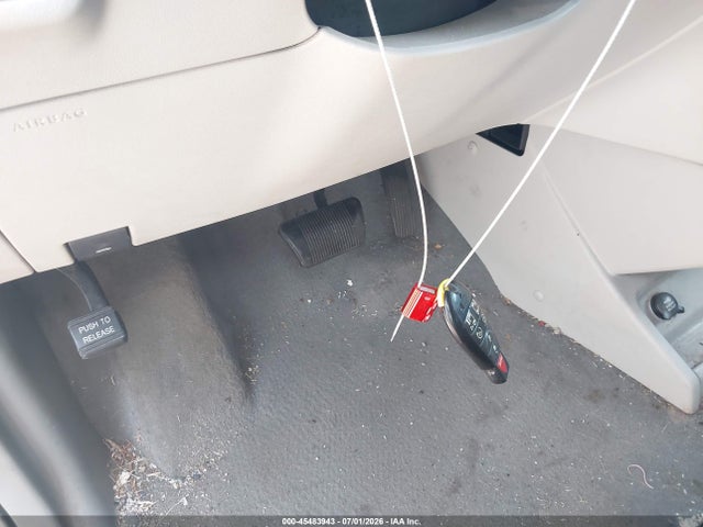 2011 Volkswagen Routan Se მანქანა იყიდება აუქციონზე, vin: 2V4RW3DG6BR739855, აუქციონის ნომერი: 45483943