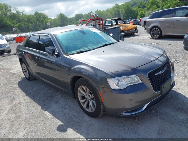 45484020 :رقم المزاد ، 2C3CCAAG6FH818475 vin ، 2015 Chrysler 300 Limited مزاد بيع