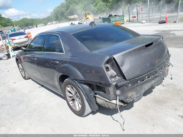 Auction sale of the 2015 Chrysler 300 Limited, vin: 2C3CCAAG6FH818475, lot number: 45484020