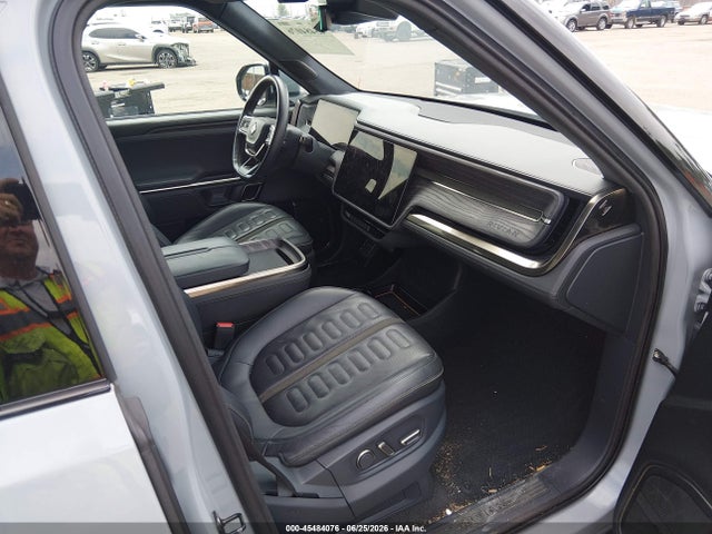 Rivian R1t Adventure 2022 7FCTGAAA5NN009948 Image 5