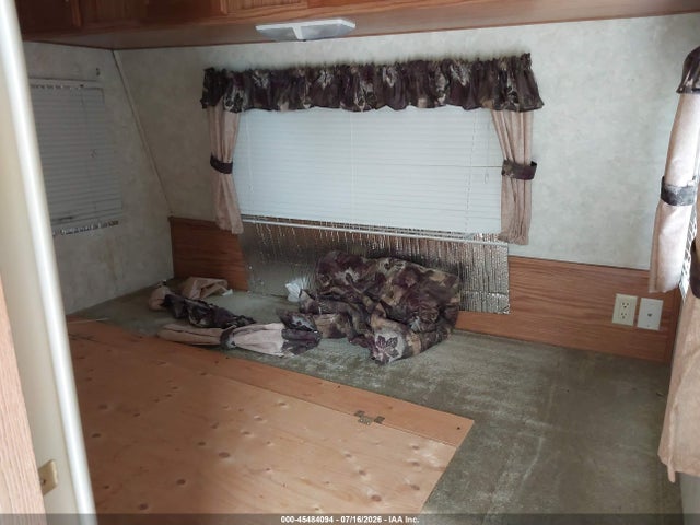 Auction sale of the 2002 Keystone Rv Travel Trailer, vin: 4YDT2802X22032059, lot number: 45484094