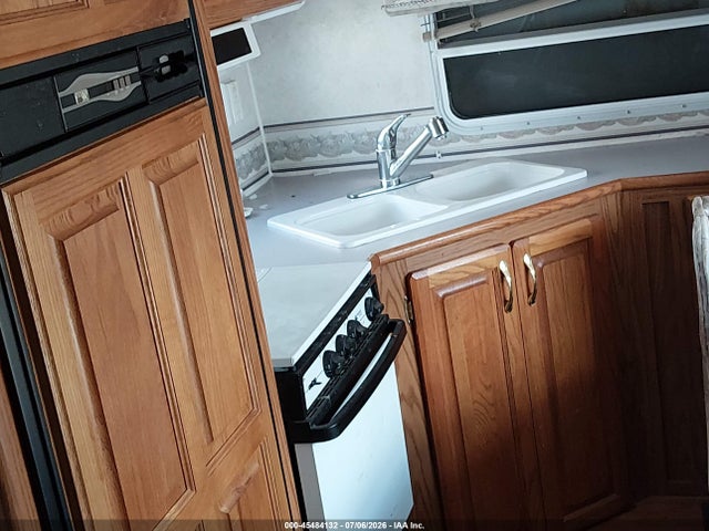 Продаж на аукціоні авто 2000 Jayco Designer 2930 5th Whl Travel Trailer, vin: 1UJCJ02P7Y1KV0202, номер лоту: 45484132
