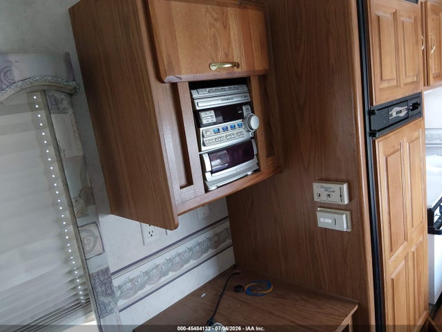 Продаж на аукціоні авто 2000 Jayco Designer 2930 5th Whl Travel Trailer, vin: 1UJCJ02P7Y1KV0202, номер лоту: 45484132