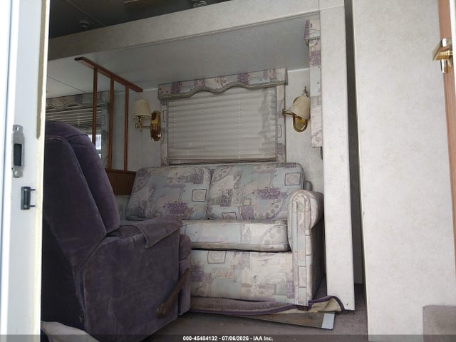 Продаж на аукціоні авто 2000 Jayco Designer 2930 5th Whl Travel Trailer, vin: 1UJCJ02P7Y1KV0202, номер лоту: 45484132
