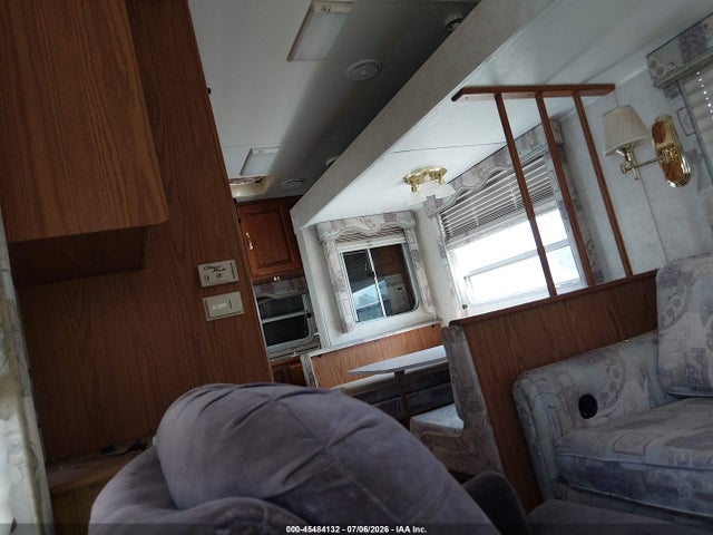 Продаж на аукціоні авто 2000 Jayco Designer 2930 5th Whl Travel Trailer, vin: 1UJCJ02P7Y1KV0202, номер лоту: 45484132
