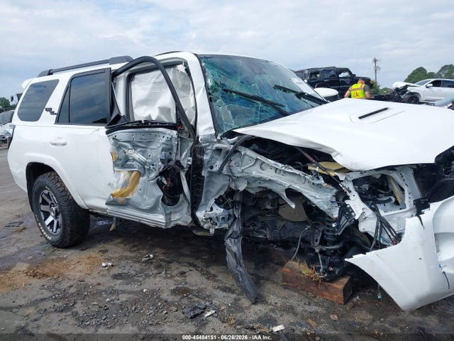 Продаж на аукціоні авто 2020 Toyota 4runner Trd Off Road, vin: JTEBU5JRXL5810696, номер лоту: 45484151