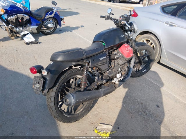 Moto Guzzi V7 Iii Stone 2017 ZGULDU003HM000195 Image 4