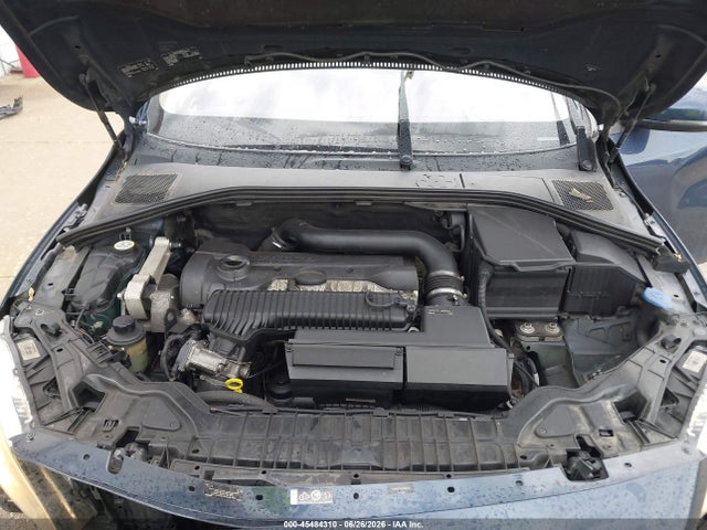 2014 Volvo S60 T5 მანქანა იყიდება აუქციონზე, vin: YV1612FS5E2285151, აუქციონის ნომერი: 45484310