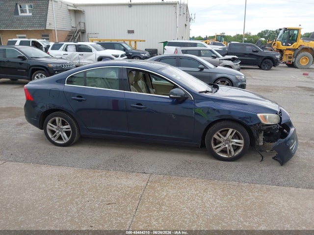 2014 Volvo S60 T5 მანქანა იყიდება აუქციონზე, vin: YV1612FS5E2285151, აუქციონის ნომერი: 45484310