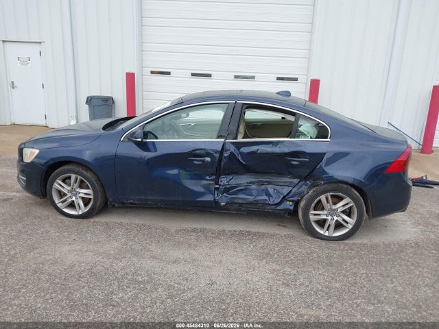 2014 Volvo S60 T5 მანქანა იყიდება აუქციონზე, vin: YV1612FS5E2285151, აუქციონის ნომერი: 45484310