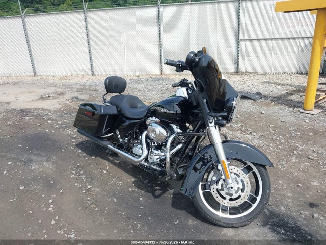 45484332 :رقم المزاد ، 1HD1KBM18CB692321 vin ، 2012 Harley-davidson Flhx Street Glide مزاد بيع