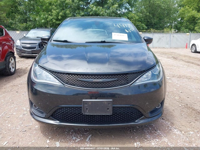 2020 Chrysler Pacifica Touring მანქანა იყიდება აუქციონზე, vin: 2C4RC1FG0LR150483, აუქციონის ნომერი: 45484417
