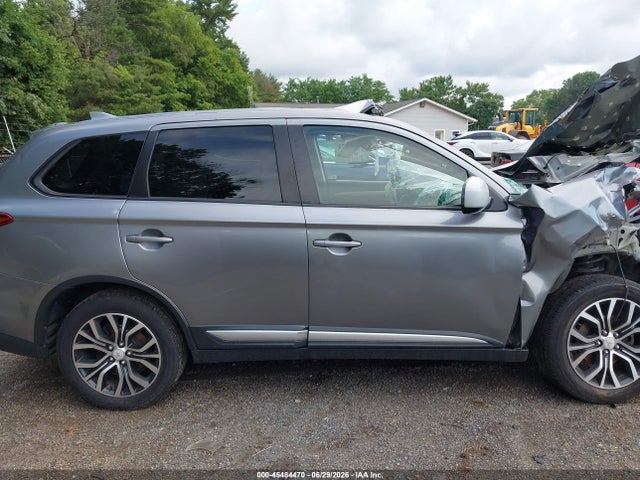 2018 Mitsubishi Outlander Es მანქანა იყიდება აუქციონზე, vin: JA4AZ3A38JZ056473, აუქციონის ნომერი: 45484470