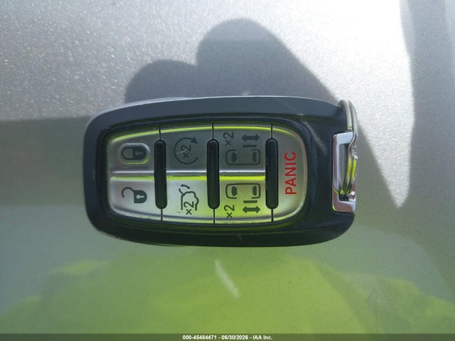 45484471 :رقم المزاد ، 2C4RC1BG4HR734303 vin ، 2017 Chrysler Pacifica Touring-l مزاد بيع